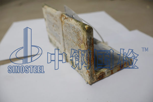 中性盐雾试验后的试件
